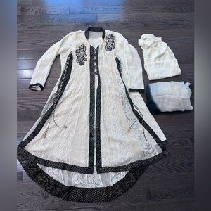 Woman’s 4 piece outfit large size ,black and beige ,Pakistani/Indian stlye